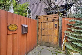 6 Mi to Dtwn Portland: Historic Apt Near Trails!
