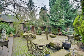 6 Mi to Dtwn Portland: Historic Apt Near Trails!