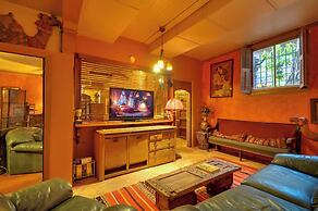 6 Mi to Dtwn Portland: Historic Apt Near Trails!