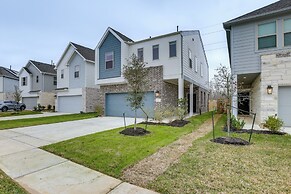Family-friendly Home w/ Yard in Hockley!