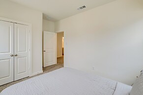 Family-friendly Home w/ Yard in Hockley!