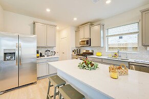 Family-friendly Home w/ Yard in Hockley!