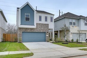 Family-friendly Home w/ Yard in Hockley!