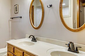 Smoky Mtn Views: Spacious Home Near Nat'l Park!