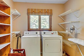 Smoky Mtn Views: Spacious Home Near Nat'l Park!