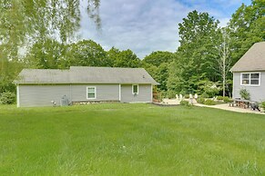 Hudson Valley Retreat w/ Pool Near Greenwood Lake