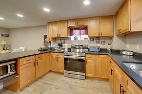 5 Mi to Dtwn Pittsburgh: Home w/ Deck!