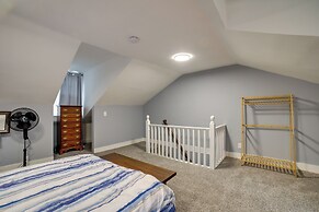 5 Mi to Dtwn Pittsburgh: Home w/ Deck!