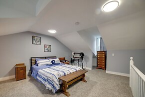 5 Mi to Dtwn Pittsburgh: Home w/ Deck!