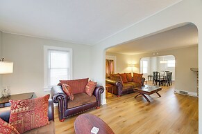 11 Mi to Dtwn Cleveland: Family Home w/ Yard