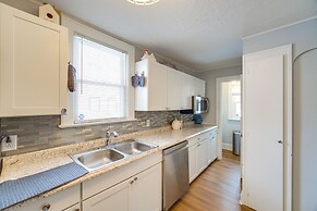 11 Mi to Dtwn Cleveland: Family Home w/ Yard