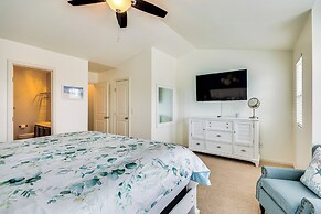 1 Mi to Ocean: Modern Carolina Beach Townhome