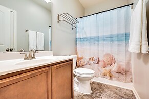 1 Mi to Ocean: Modern Carolina Beach Townhome