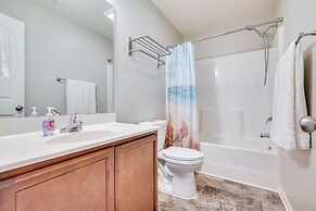 1 Mi to Ocean: Modern Carolina Beach Townhome