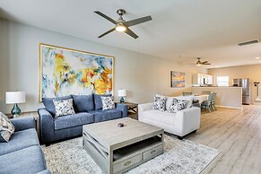 1 Mi to Ocean: Modern Carolina Beach Townhome