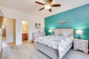 1 Mi to Ocean: Modern Carolina Beach Townhome