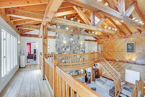 4 Mi to Danbury: Apt w/ Indoor Pool Access