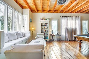 4 Mi to Danbury: Apt w/ Indoor Pool Access