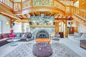 4 Mi to Danbury: Apt w/ Indoor Pool Access