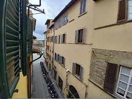 Moro in Firenze With 4 Bedrooms and 2 Bathrooms