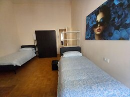 Moro in Firenze With 4 Bedrooms and 2 Bathrooms