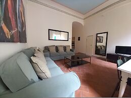 Moro in Firenze With 4 Bedrooms and 2 Bathrooms