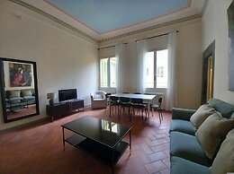 Moro in Firenze With 4 Bedrooms and 2 Bathrooms