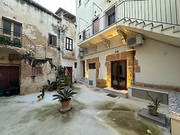 Theater Luxury Apartment