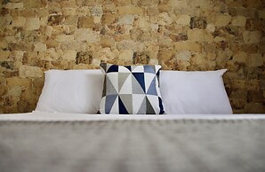 Theater Luxury Apartment