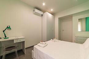 JOIVY Delightful 3-bed Flat with Balcony