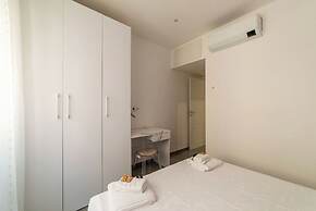 JOIVY Delightful 3-bed Flat with Balcony