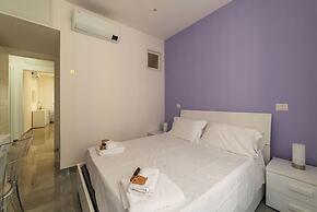 JOIVY Delightful 3-bed Flat with Balcony