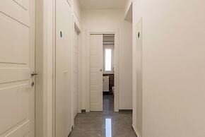 JOIVY Delightful 3-bed Flat with Balcony