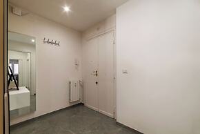 JOIVY Delightful 3-bed Flat with Balcony