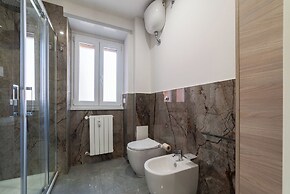 JOIVY Delightful 3-bed Flat with Balcony