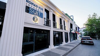 Nomad Hub Istanbul Suit