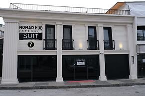 Nomad Hub Istanbul Suit
