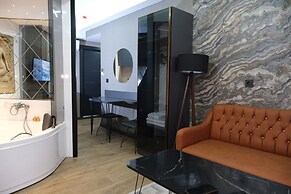 Nomad Hub Istanbul Suit