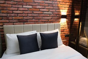 Nomad Hub Istanbul Suit