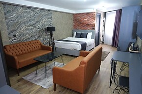 Nomad Hub Istanbul Suit