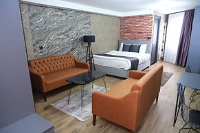 Nomad Hub Istanbul Suit