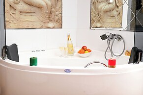 Nomad Hub Istanbul Suit