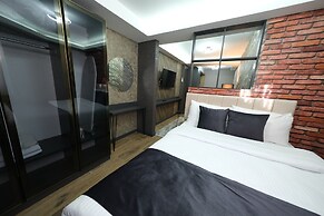 Nomad Hub Istanbul Suit