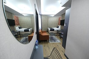 Nomad Hub Istanbul Suit