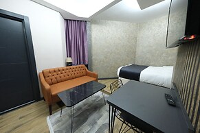 Nomad Hub Istanbul Suit