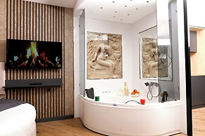 Nomad Hub Istanbul Suit