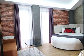 Nomad Hub Istanbul Suit