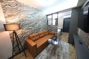 Nomad Hub Istanbul Suit