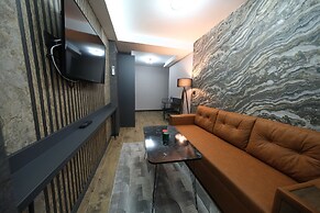 Nomad Hub Istanbul Suit