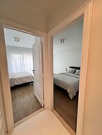 Huswell - Cozy Apartment Near the Beach Shops With Terrace